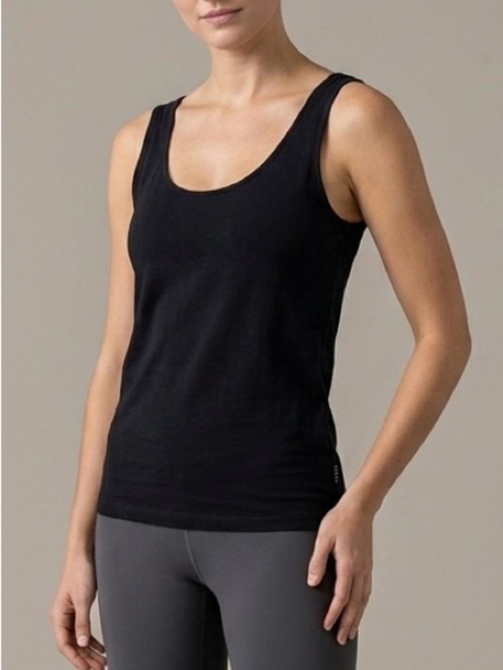 Theory Women's Black Scoop Neck Tank Top